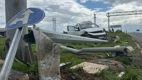 Diyarbakır'da Okul Servisi Kaza Yaptı