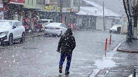 Karlıova'da Yeniden Kar Yağışı Başladı