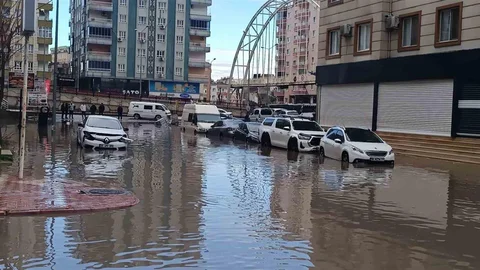 Batman'da Sağanak Yağmur Sorun Yarattı