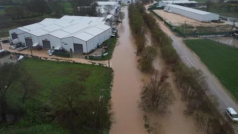 Bursa'da Ürünlü Deresi Taştı