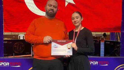Bilecikli Sporcu Beyzanur Öztürk Türkiye İkincisi Oldu