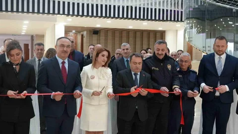 Tekirdağ'da Mahkumların Resim Sergisi Açıldı