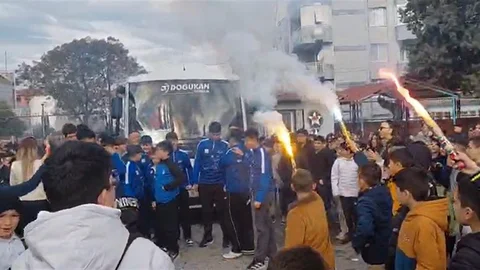 Salihli'de Hentbol Şampiyonları Coşkuyla Karşılandı