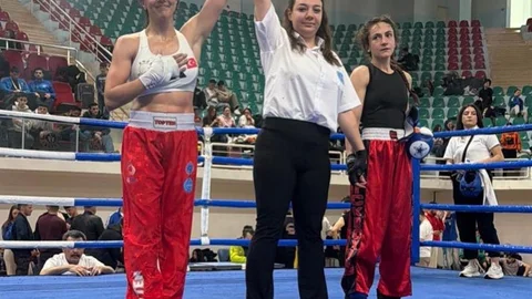 Bağcılar'da Kick Boks Şampiyonu Oldu