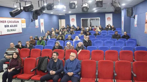 Muş’ta Çocuk İletişimi Eğitimi Verildi