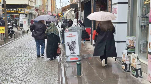Eskişehir'de Sağanak Yağış Etkili Oldu