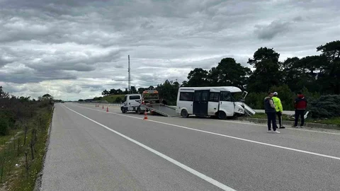 Çanakkale'de Minibüs Kazası