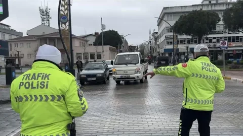 Gönen'de Trafik Denetimleri Devam Ediyor