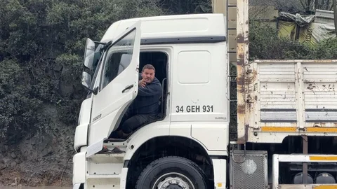 İstanbul'da Kamyon Sürücüsü Mahsur Kaldı