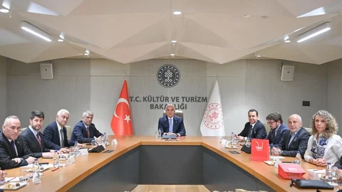 Kültür Bakanı Ersoy 2026 Turizmi İçin Toplandı