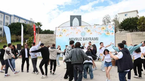 Nevruz Kutlaması Antalya'da Yapıldı