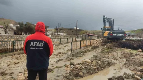 Şırnak'ta Sel Felaketi: Konutlar ve Ahırlar Zarar Gördü