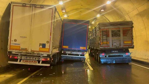 Zonguldak'ta Tır Çarpışması: 1 Yaralı