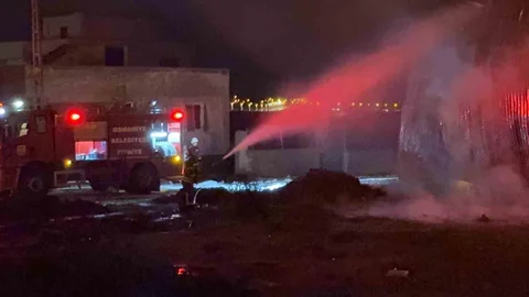 Osmaniye'de Karton Fabrikasında Yangın Çıktı