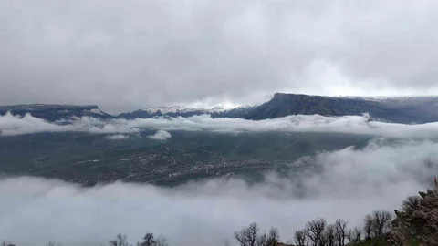 Hakkari Derecik'te Eşsiz Sis Manzarası