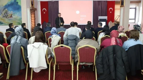 Bayburt'ta Aday Öğretmenler Semineri Başladı