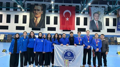 Kağıtspor Uluslararası Başarılarla Dönüyor