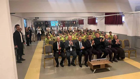 Tepebaşı'nda Öğrencilerden Sergi Açılışı