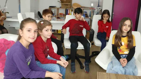 Minik Öğrencilerden Demokrasi Deneyimi