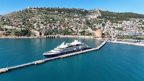 Alanya'ya Kruvaziyer Gemisi Geldi