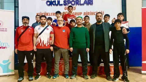 Elazığlı Küçük Güreşçilerden Önemli Başarı