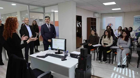 Akdeniz'de Kadınlara Yönelik Kurs Devam Ediyor