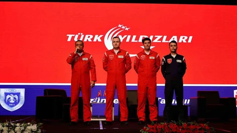 Türk Yıldızları Gençlerle Deneyimlerini Paylaştı