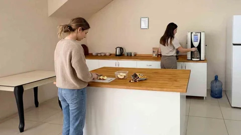 Efeler Misafirhanesi Kadınlara Destek Oluyor