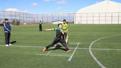 Malatya'da Kriket Müsabakaları Başladı