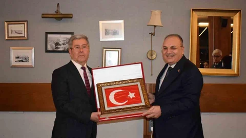 İzmir'de Başsavcı Arapoğlu'na Veda Töreni