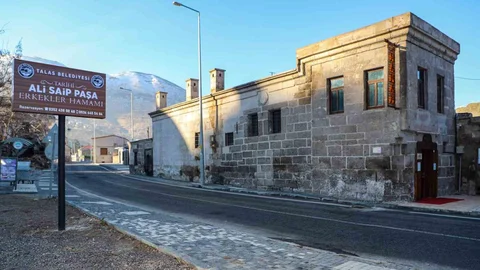 Talas'taki Tarihi Hamam Ziyaretçilerini Bekliyor