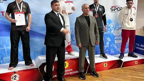 Çayırova Kick Boksçularından Başarı Ödülü