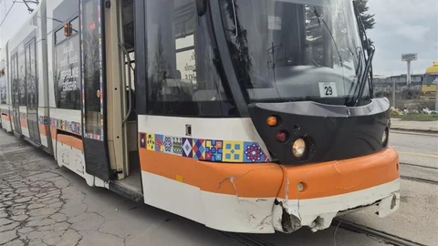 Eskişehir'de Tramvay ve Otomobil Çarpıştı
