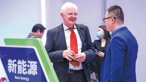 Pekin'de Yeni Sanayi Projeleri Başladı