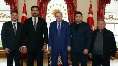 Cumhurbaşkanı Erdoğan Taha Akgül'ü Kabul Etti