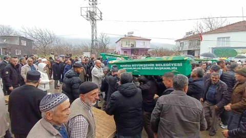 Manisa'da Aile Cenazesi