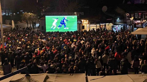 Kosova'da Futbol Coşkusu Yaşanıyor