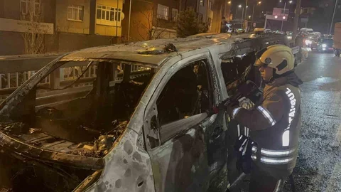 Okmeydanı'nda Ticari Taksi Yangını