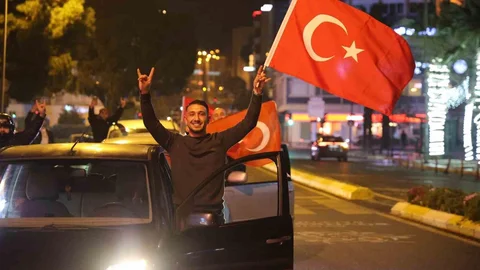 Türkiye'nin Dünya Kupası Sevinci Aydın'da Kutlandı