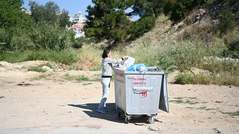 Kuşadası'nda Çevre Temizliği Uyarısı