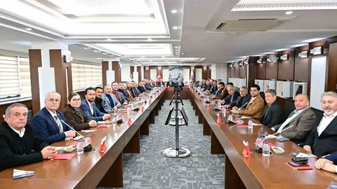 Denizli'de Vali Köşger İş Dünyasıyla Buluştu