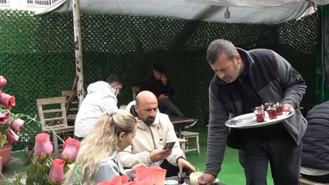 Gaziantep'te 52 Yıldır Çaycılık Yapıyor