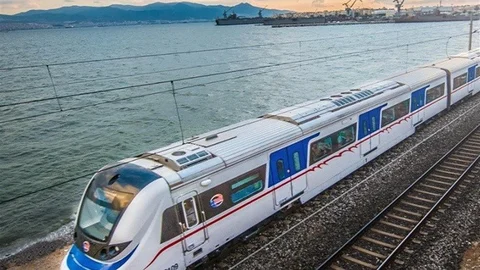 İzmir'de Ulaşım Ücretlerine Zam Yapıldı