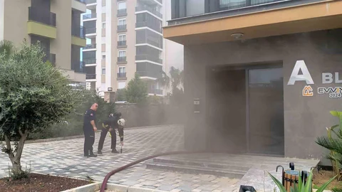 Lüks Dairede Yangın Paniği