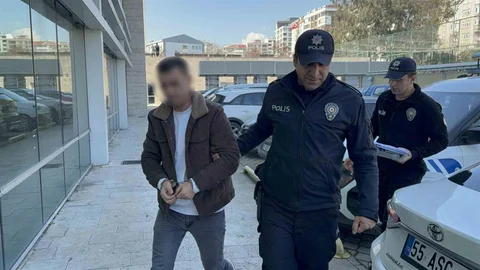 Samsun'da Öğrenci Midibüsü Kaza Yaptı