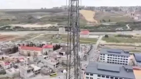 Gaziantep'te Elektrik Direğine Çıkan Adam Kurtarıldı
