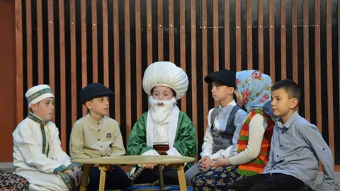 Alkışlar Minik Öğrencilere Yükseldi