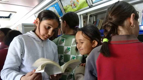 Gezici Kütüphane Yozgat'ta Kitap Dağıtıyor
