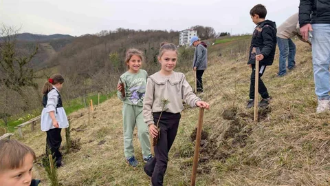 Köylerine Hatıra Ormanı Kuruldu