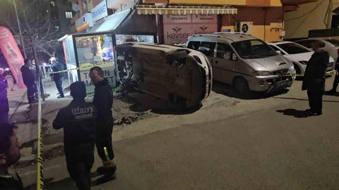 Kontrolden Çıkan Araç Markete Daldı